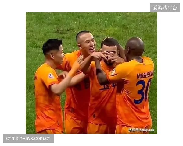 云南玉昆底线传中险些“炸开”禁区